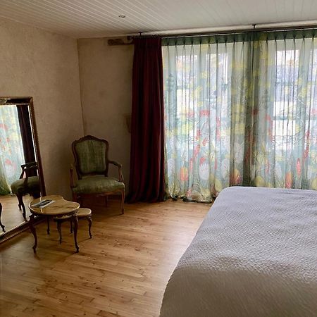 Une Nuit Chez Une Artisane Josselin Bagian luar foto
