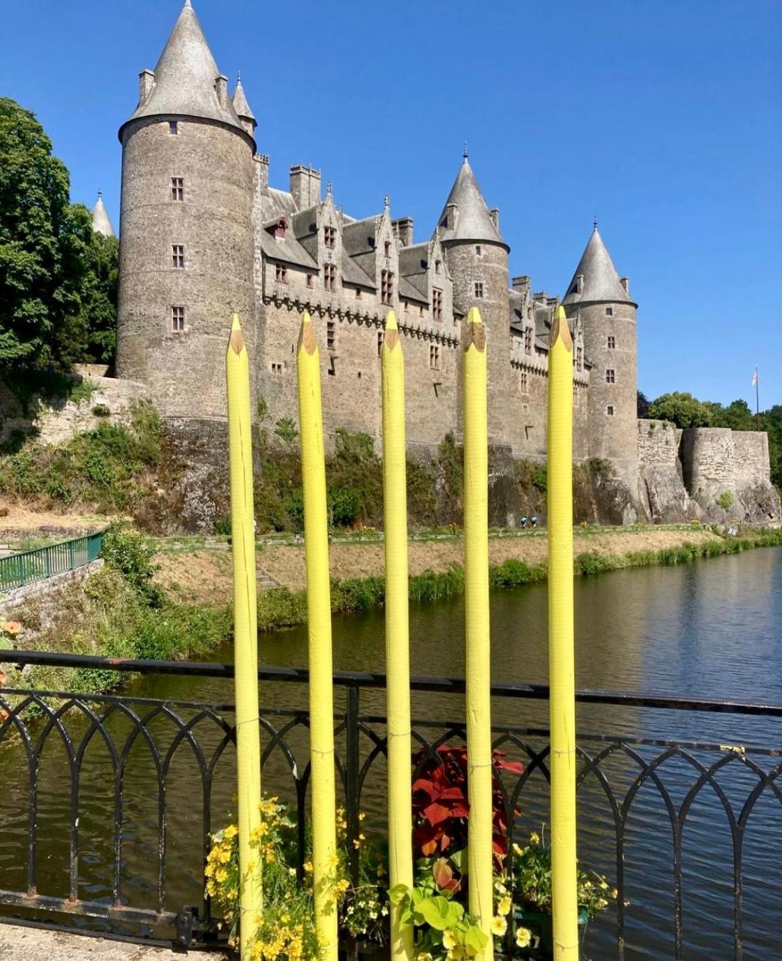 Une Nuit Chez Une Artisane Josselin Bagian luar foto
