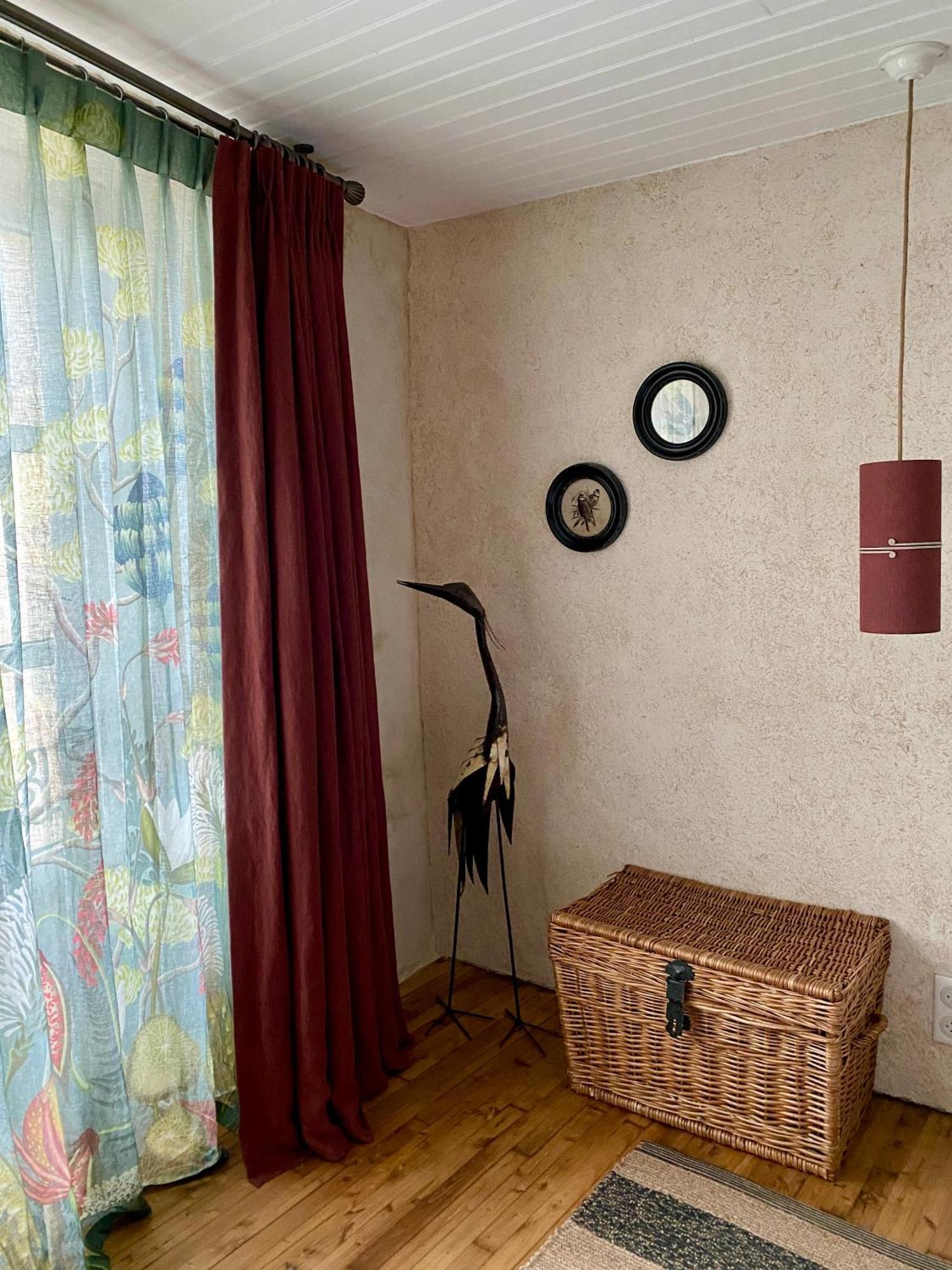 Une Nuit Chez Une Artisane Josselin Bagian luar foto